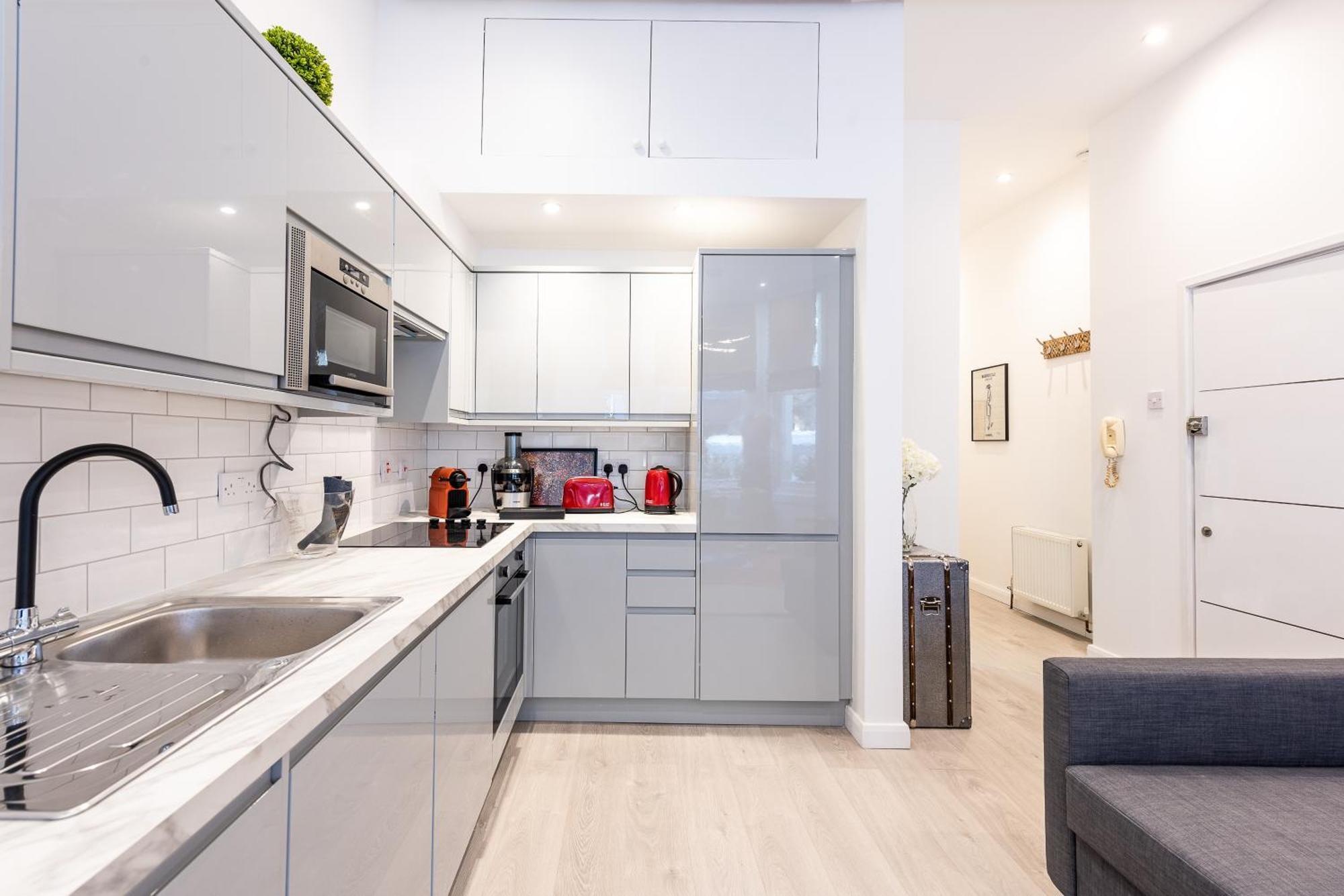 Casa Italia Near Kings Road In Chelsea With Wifi & Washing Machine Appartement Londen Buitenkant foto