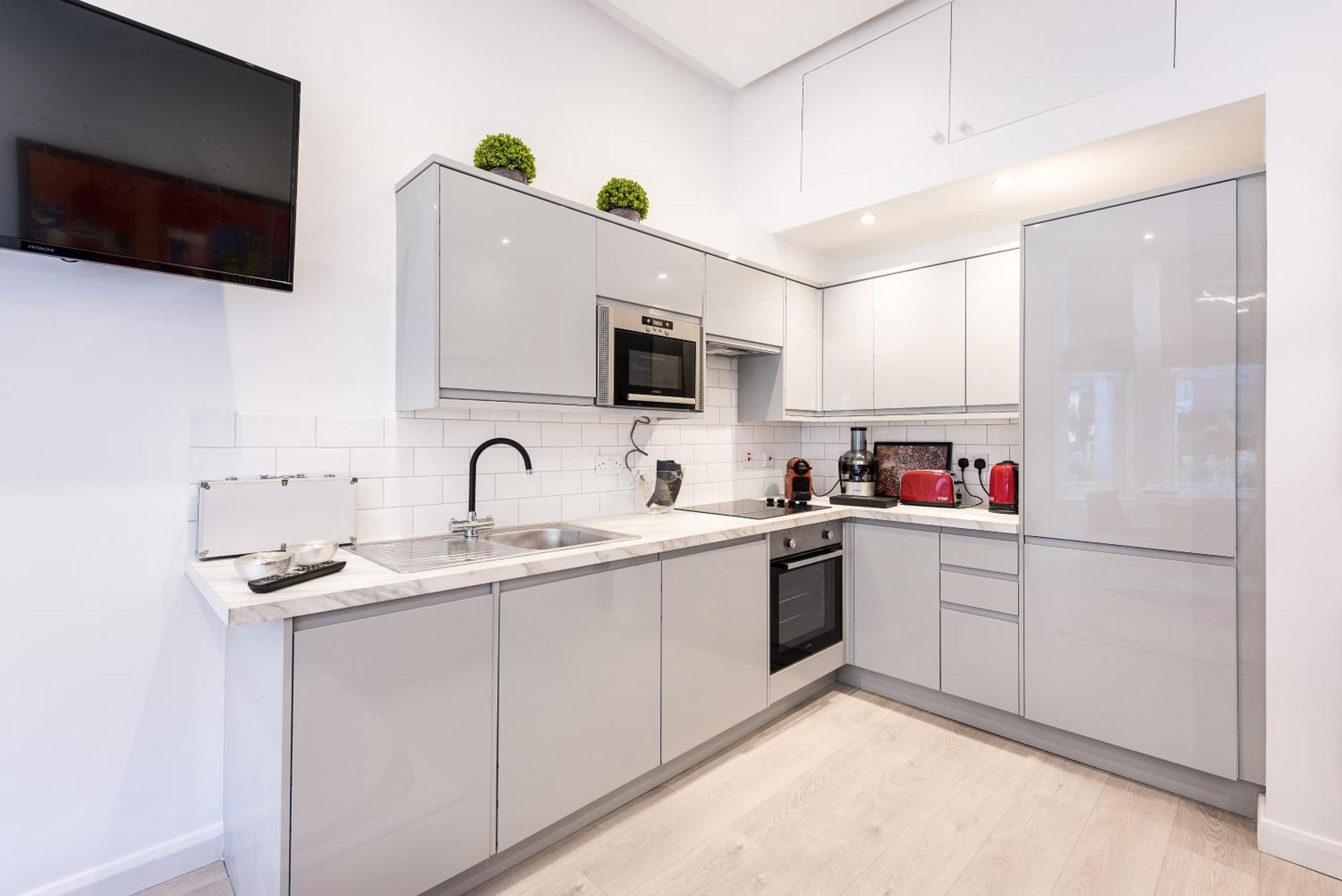 Casa Italia Near Kings Road In Chelsea With Wifi & Washing Machine Appartement Londen Buitenkant foto