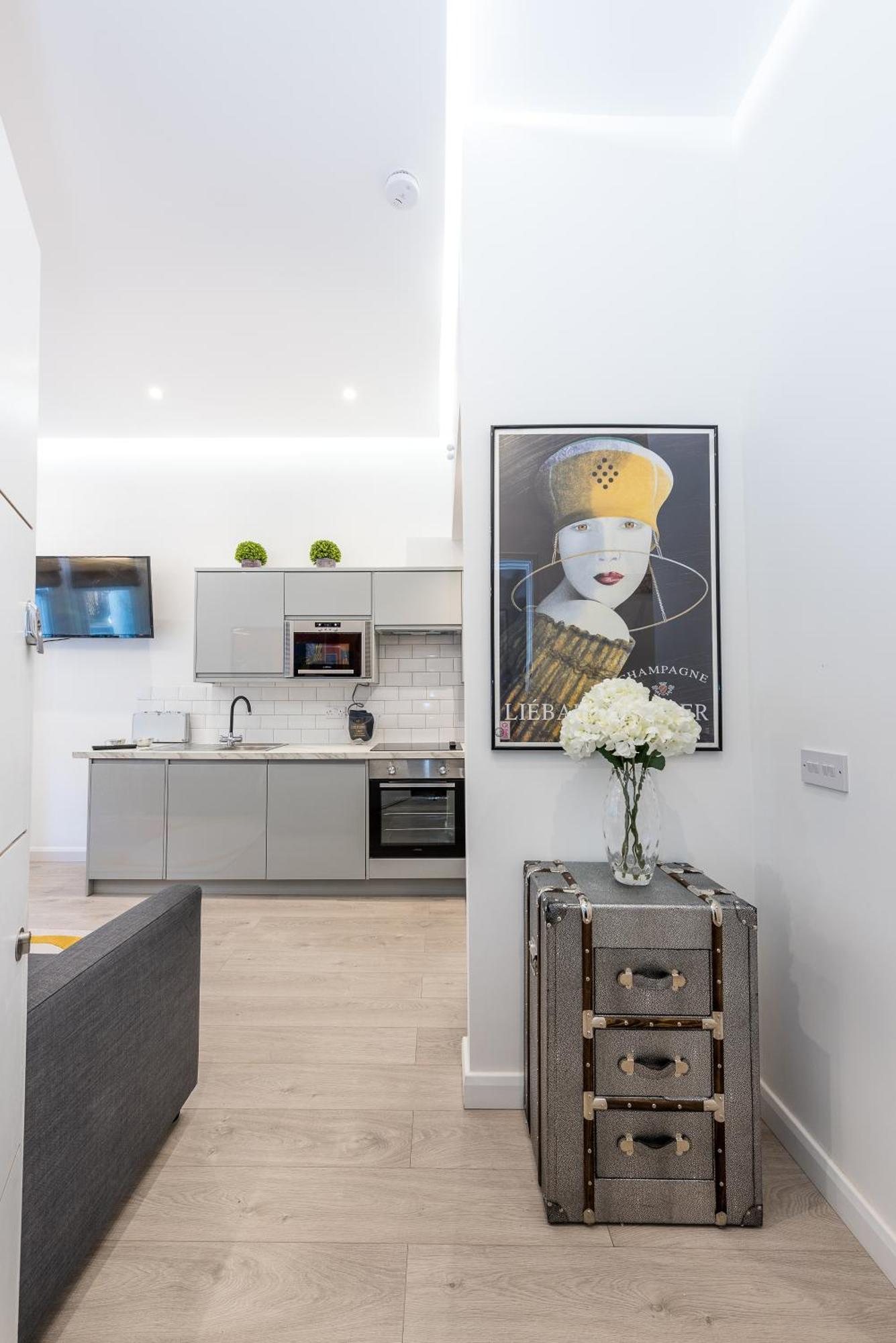 Casa Italia Near Kings Road In Chelsea With Wifi & Washing Machine Appartement Londen Buitenkant foto