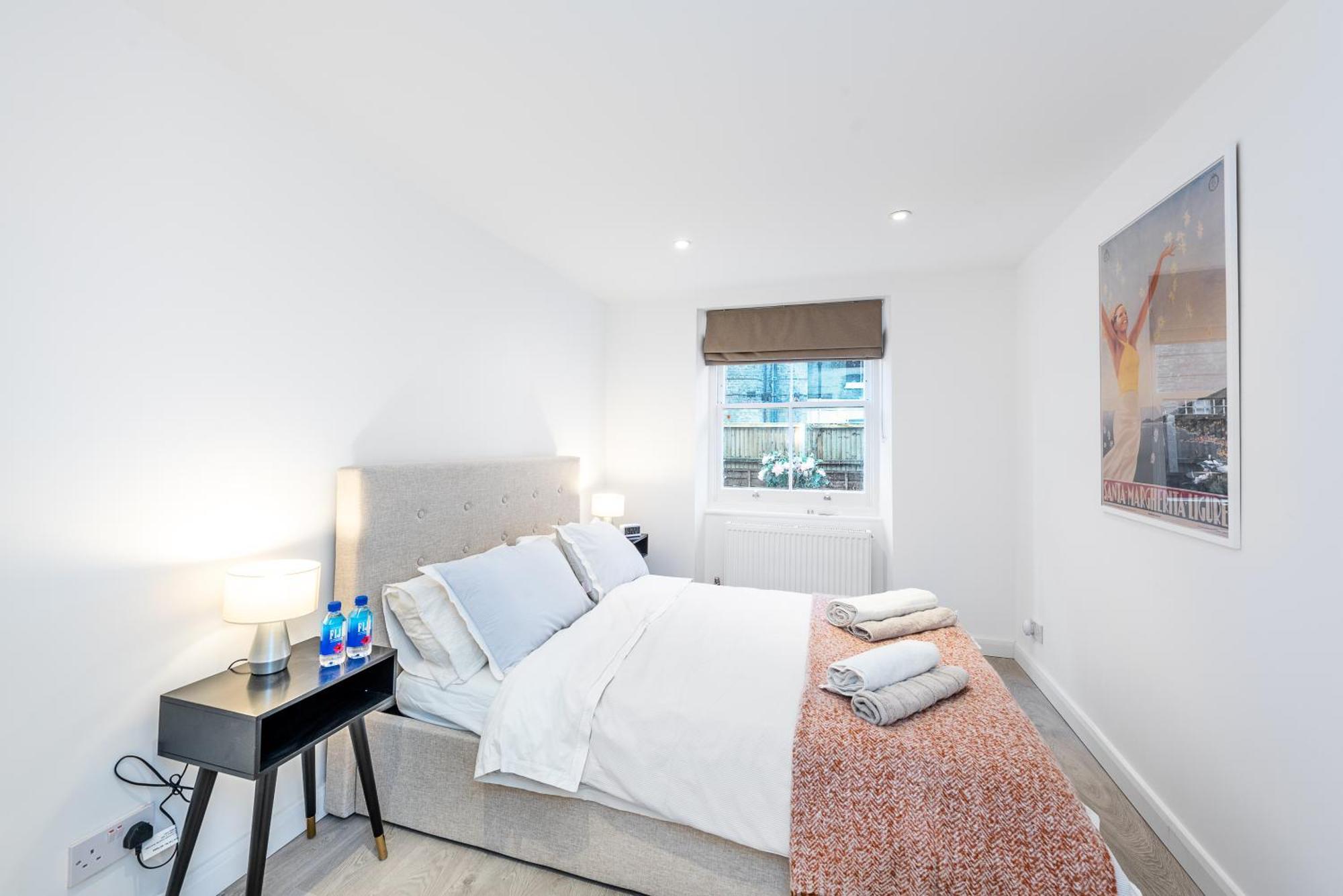 Casa Italia Near Kings Road In Chelsea With Wifi & Washing Machine Appartement Londen Buitenkant foto