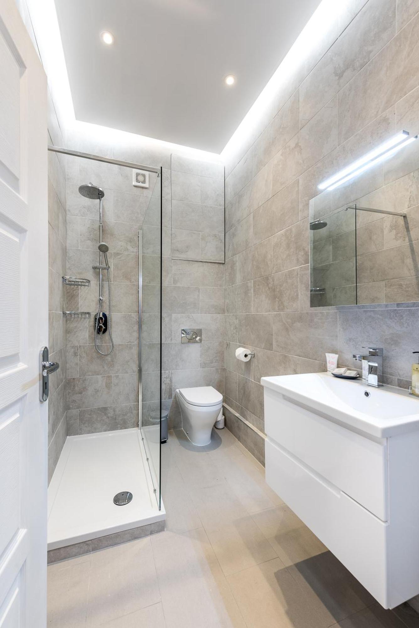 Casa Italia Near Kings Road In Chelsea With Wifi & Washing Machine Appartement Londen Buitenkant foto